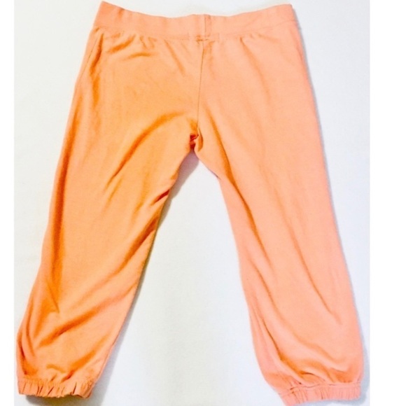 Old Navy Maternity Tee and Cropped Sweats Bundle - Picture 4 of 8